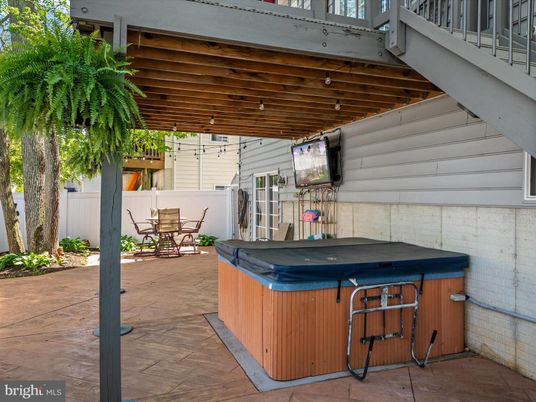 Exterior, Hot Tub