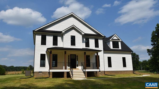 Exterior, Facade, Farmhouse