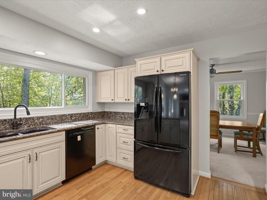 Dining room, Interior, Kitchen, Recessed Lighting, Wood Texture Flooring
