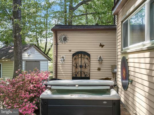 Exterior, Hot Tub