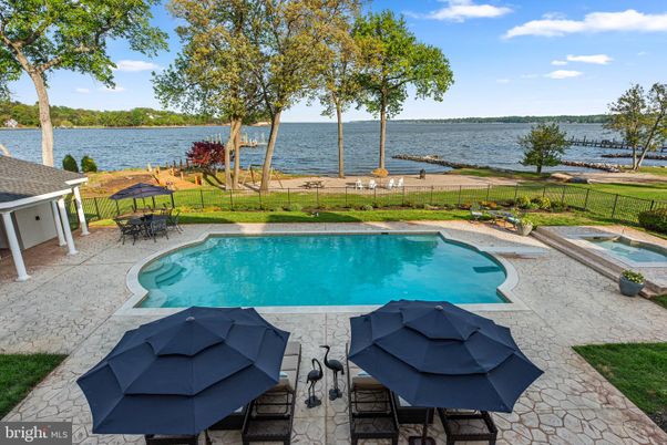 Exterior, Lake, Pool, Water