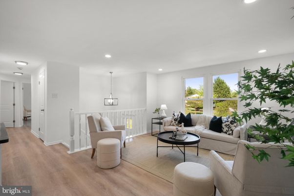 Interior, Living room, Pendant Lights, Recessed Lighting, Wood Texture Flooring