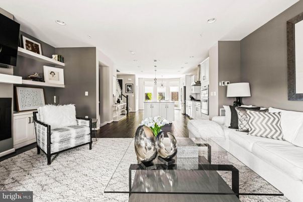 Interior, Kitchen, Living room, Pendant Lights, Recessed Lighting, Wood Texture Flooring