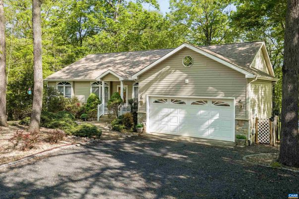 Attached, Exterior, Facade, Cape Cod