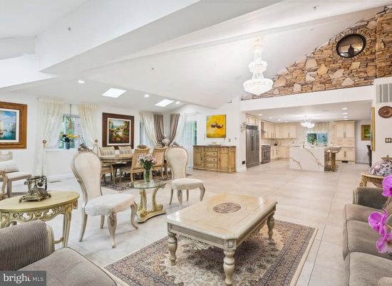 Chandelier, Dining room, Interior, Kitchen, Recessed Lighting, Stainless Steel Appliances