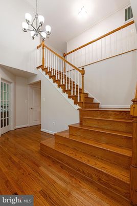 Interior, Pendant Lights, Wood Texture Flooring