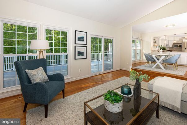 Dining room, Interior, Kitchen, Living room, Stainless Steel Appliances, Wood Texture Flooring