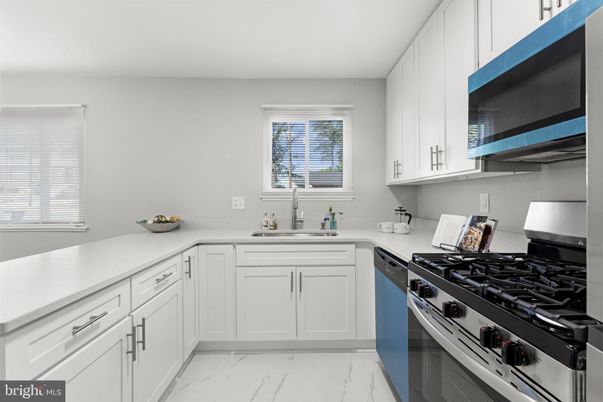 Interior, Kitchen, Marble, Stainless Steel Appliances