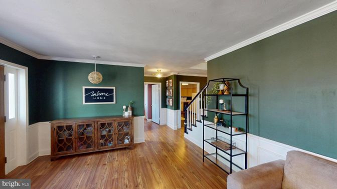 Interior, Pendant Lights, Wood Texture Flooring