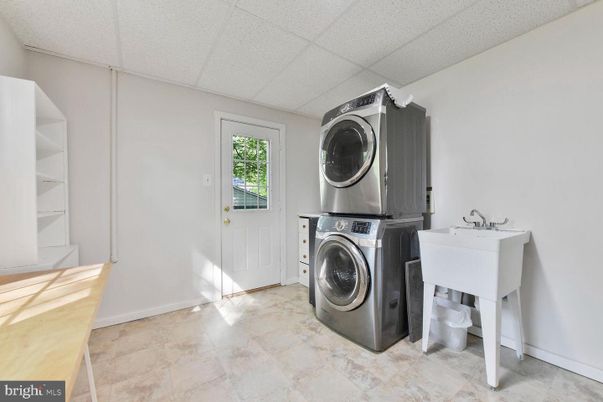 Interior, Washer