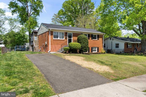 Exterior, Facade, Brick Facade, Split Level