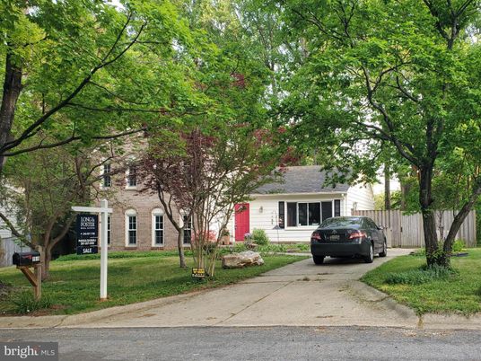Exterior, Facade, Brick Facade, Cape Cod