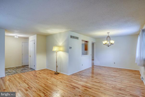 Chandelier, Empty room, Interior, Wood Texture Flooring