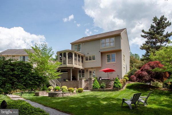 Backyard, Exterior, Facade, American Foursquare