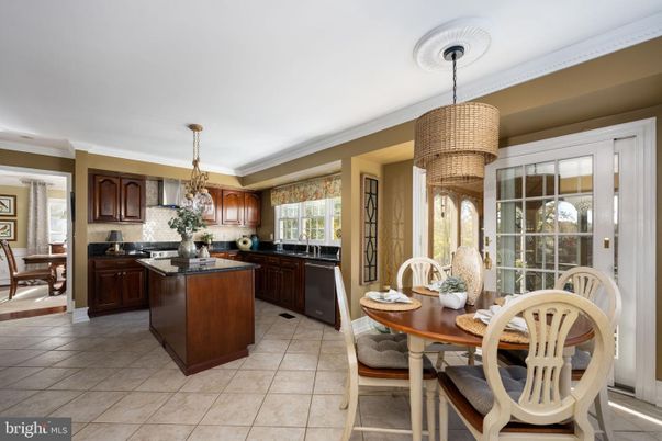 Chandelier, Dining room, Interior, Kitchen, Pendant Lights