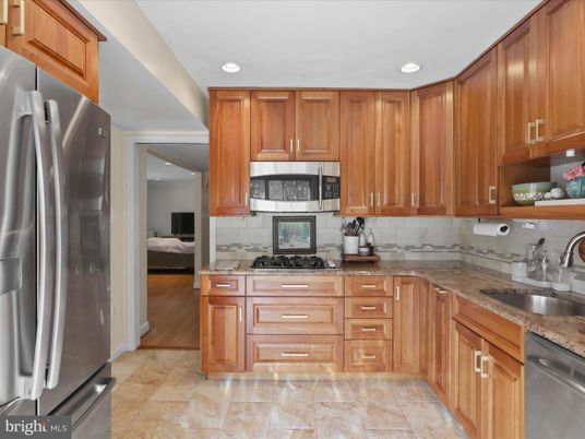 Bedroom, Interior, Kitchen, Recessed Lighting, Stainless Steel Appliances