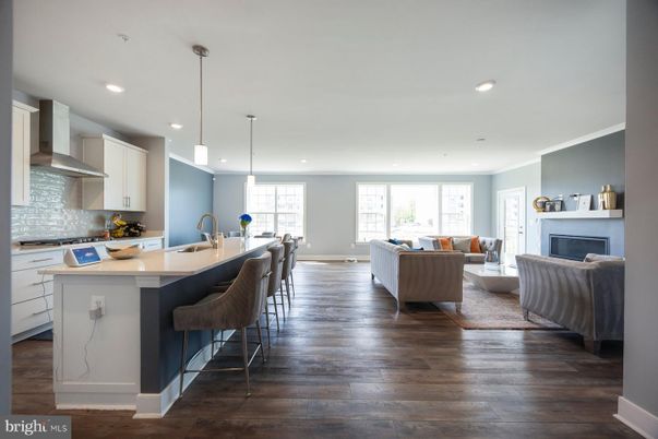 Interior, Kitchen, Living room, Pendant Lights, Recessed Lighting, Wood Texture Flooring