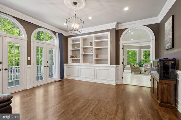 Interior, Pendant Lights, Recessed Lighting, Wood Texture Flooring