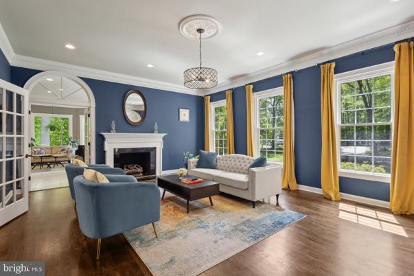 Fireplace, Interior, Living room, Pendant Lights, Recessed Lighting, Wood Texture Flooring