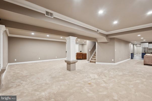 Empty room, Interior, Recessed Lighting