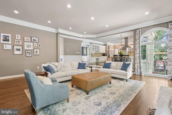 Dining room, Interior, Kitchen, Living room, Pendant Lights, Recessed Lighting, Stainless Steel Appliances, Wood Texture Flooring