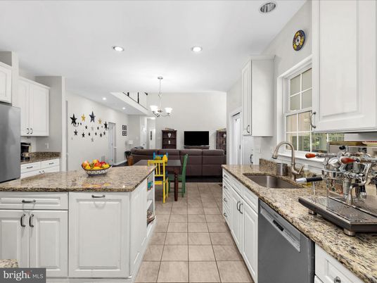 Chandelier, Dining room, Interior, Kitchen, Living room, Recessed Lighting, Stainless Steel Appliances
