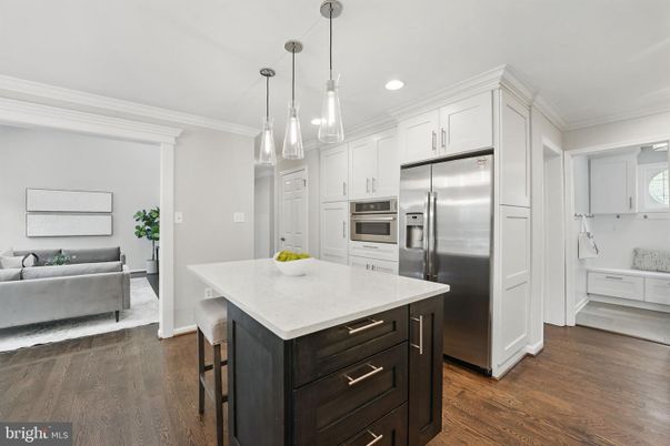 Interior, Kitchen, Living room, Pendant Lights, Recessed Lighting, Stainless Steel Appliances, Wood Texture Flooring