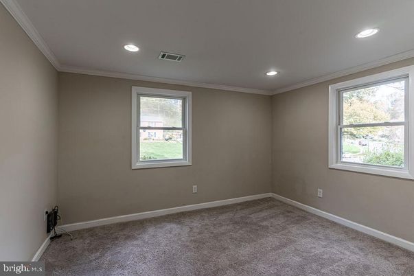 Empty room, Interior, Recessed Lighting