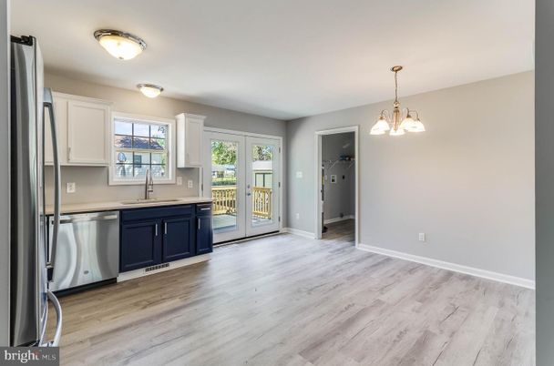 Interior, Kitchen, Pendant Lights, Wood Texture Flooring