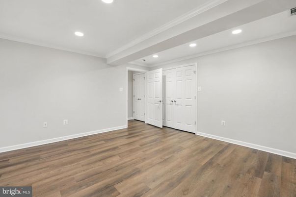 Empty room, Interior, Recessed Lighting, Wood Texture Flooring