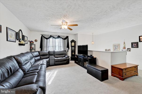 Interior, Living room, Pendant Lights