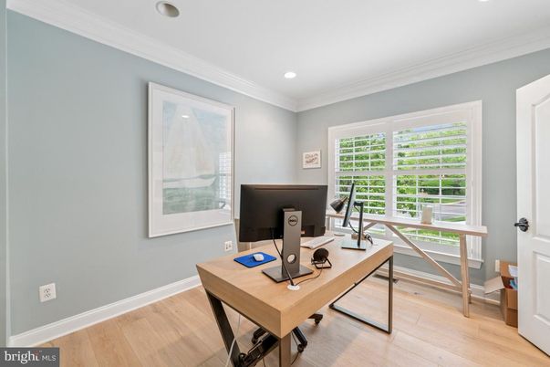 Home Office, Interior, Recessed Lighting, Wood Texture Flooring