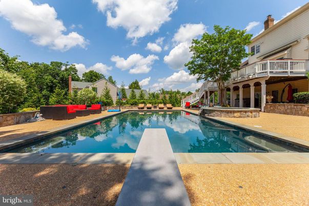 Exterior, Playground, Pool