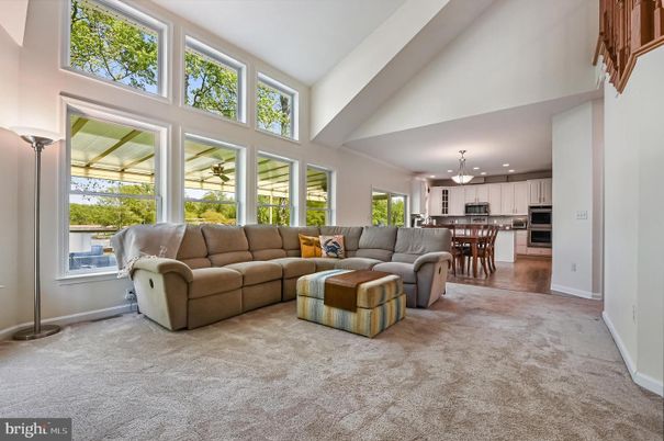Dining room, Interior, Kitchen, Living room, Pendant Lights, Recessed Lighting, Stainless Steel Appliances