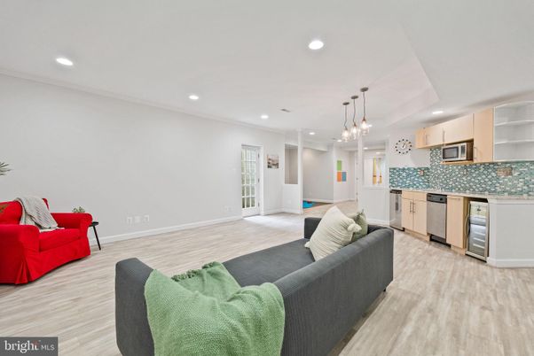 Interior, Kitchen, Living room, Pendant Lights, Recessed Lighting, Stainless Steel Appliances, Wood Texture Flooring