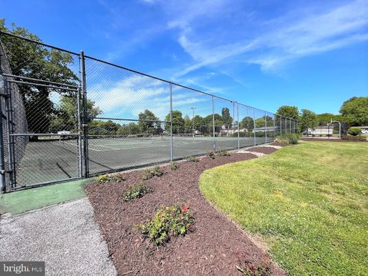 Exterior, Tennis Courts
