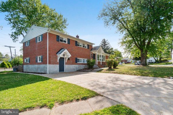 Backyard, Exterior, Facade, Brick Facade, Georgian