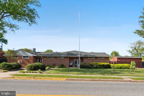 Exterior, Facade, Brick Facade, Ranch