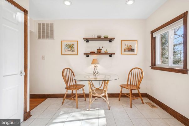 Dining room, Interior, Recessed Lighting