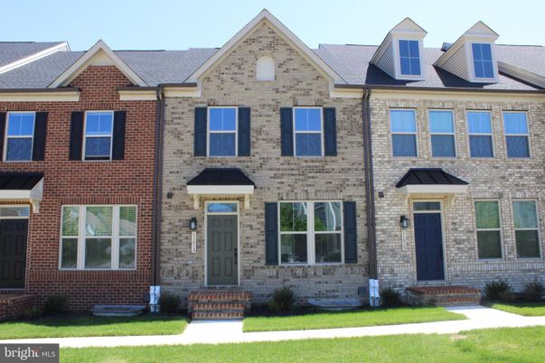 Exterior, Facade, Brick Facade, Brick Traditional