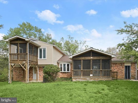 Backyard, Exterior, Facade, Brick Facade, Split Level