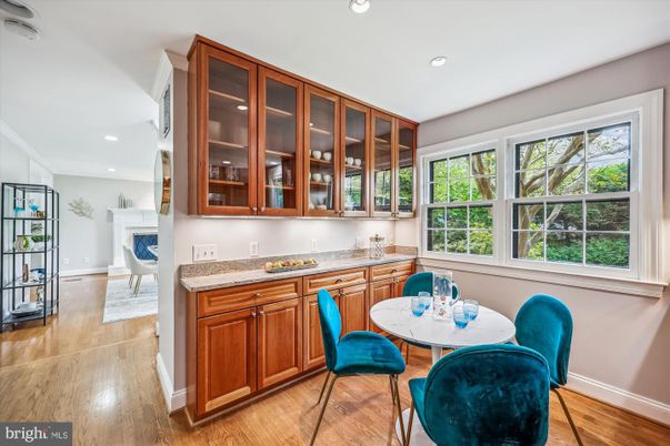 Dining room, Fireplace, Interior, Recessed Lighting, Wood Texture Flooring