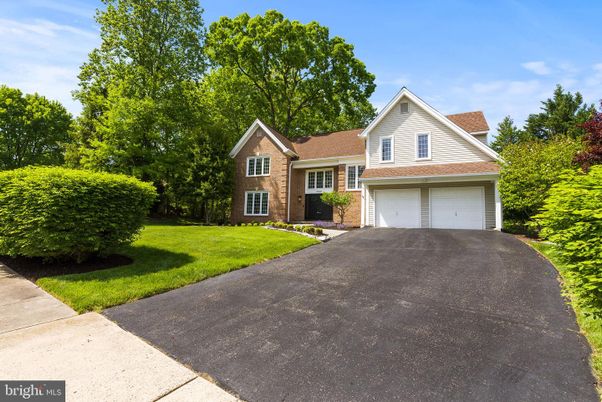 Attached, Exterior, Facade, Brick Facade, Farmhouse