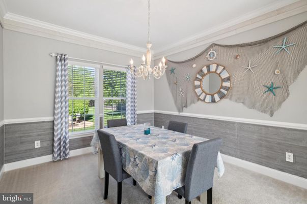 Chandelier, Dining room, Interior, Pendant Lights