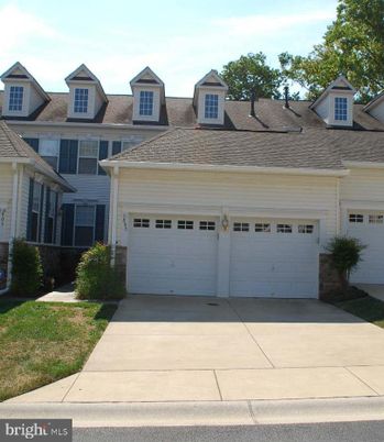 Attached, Exterior, Facade, Cape Cod