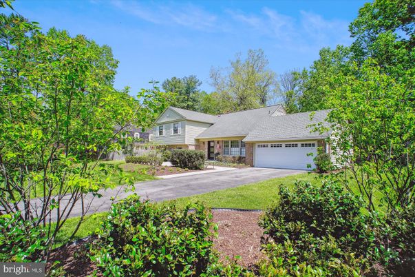 Attached, Exterior, Facade, Cape Cod