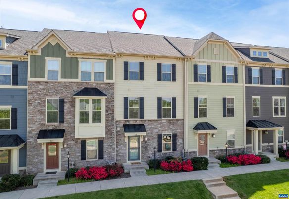 Exterior, Facade, Brick Facade, Rowhouse