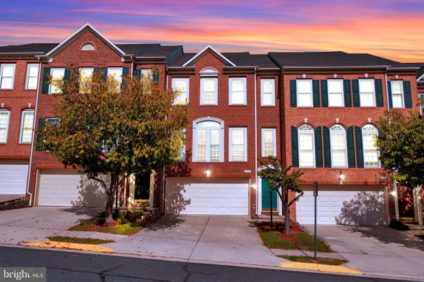 Attached, Exterior, Facade, Brick Facade, Rowhouse