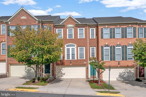 Attached, Exterior, Facade, Brick Facade, Rowhouse