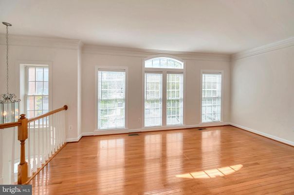 Empty room, Interior, Pendant Lights, Wood Texture Flooring